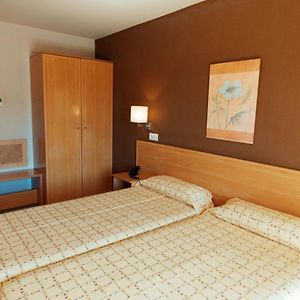 Habitación con 2 Camas Individuales